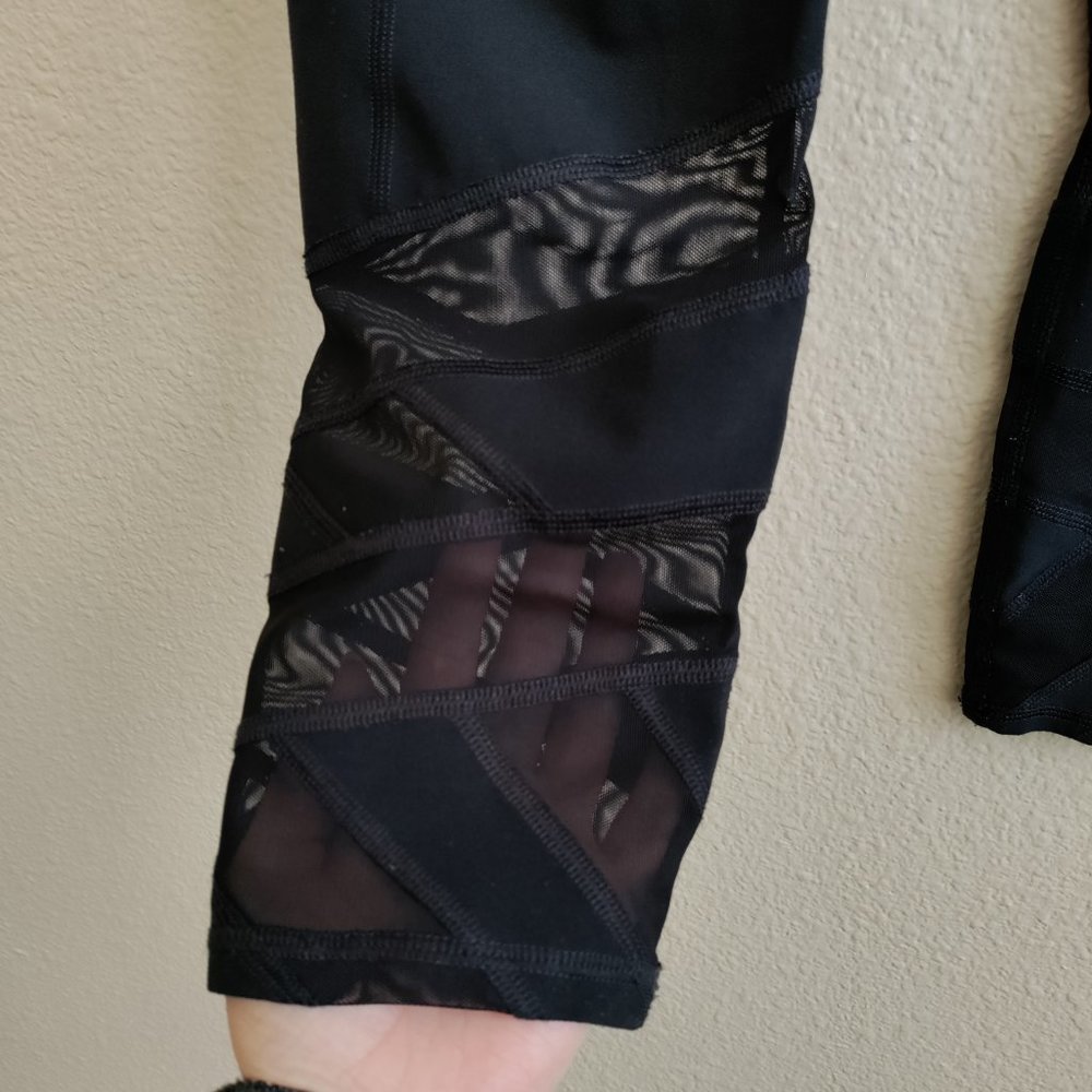 Athleta | Mantra High Rise Capri Mesh Panels Pants Size S - Picture 6 of 16